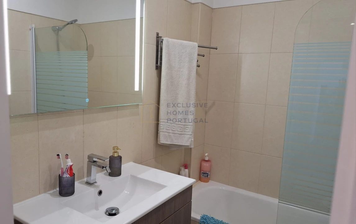 Apartamento T2 para Venda em Carnaxide e Queijas Foto 26