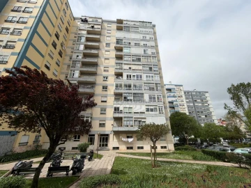 Apartamento T2 para Venda em Carnaxide e Queijas