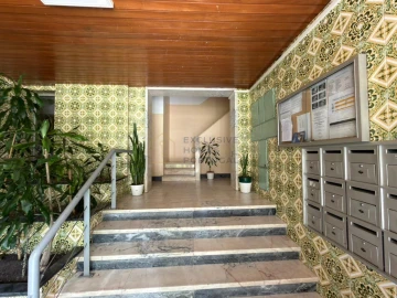 Apartamento T2 para Venda em Carnaxide e Queijas