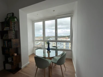 Apartamento T2 para Venda em Carnaxide e Queijas