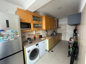 Apartamento T2 para Venda em Carnaxide e Queijas