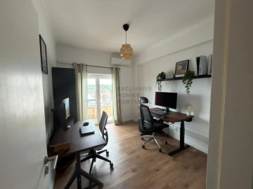 Apartamento T2 para Venda em Carnaxide e Queijas