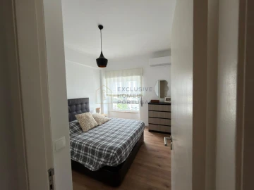 Apartamento T2 para Venda em Carnaxide e Queijas