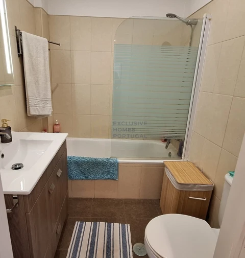 Apartamento T2 para Venda em Carnaxide e Queijas