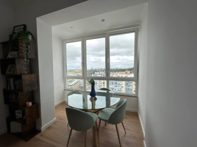 Apartamento T2 para Venda em Carnaxide e Queijas Foto 11