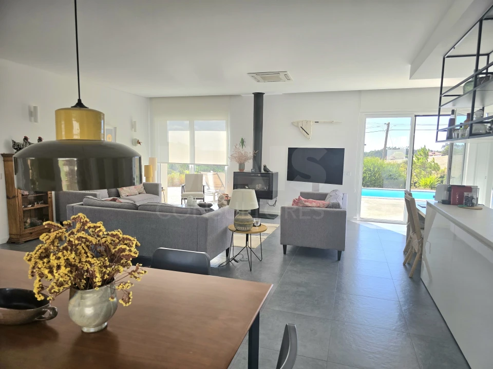 Moradia T6 para Venda em Alvorninha Foto 1