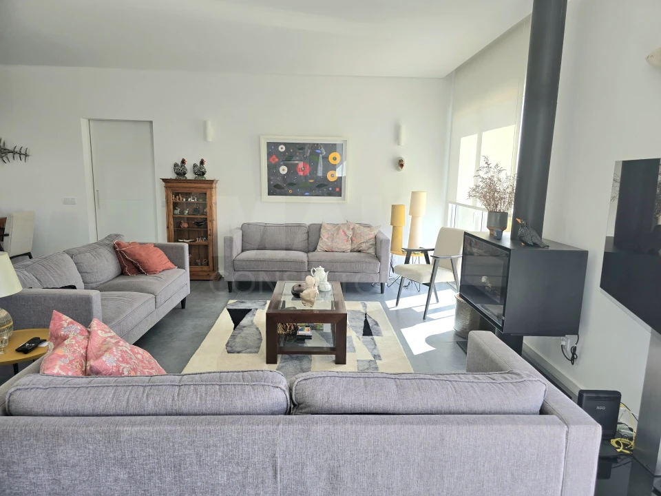 Moradia T6 para Venda em Alvorninha Foto 4