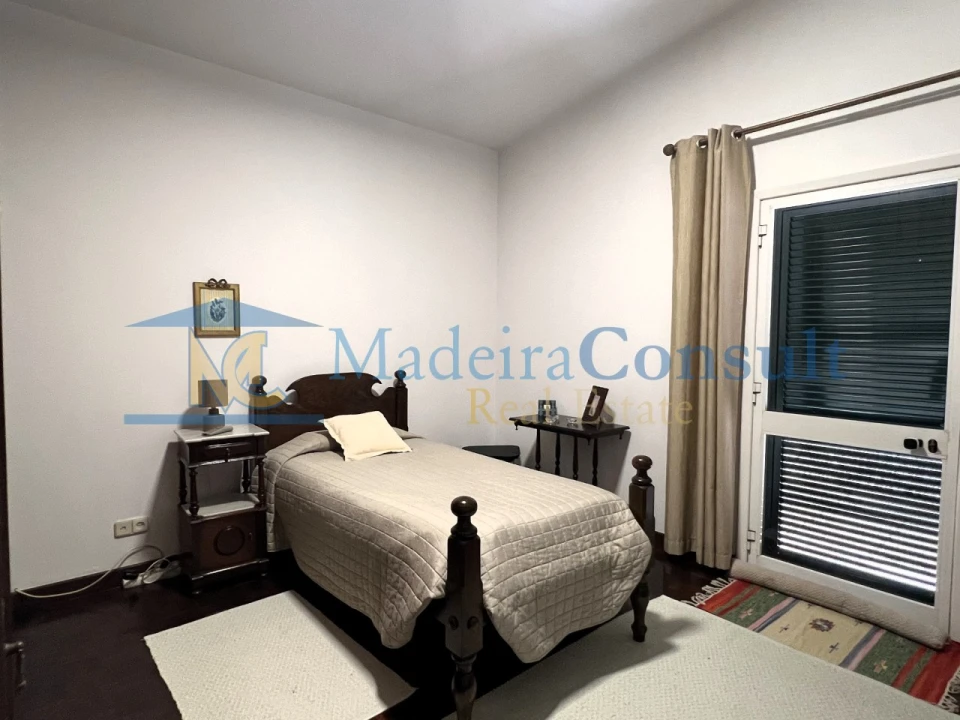 Moradia T4 para Venda em Caniço Foto 18