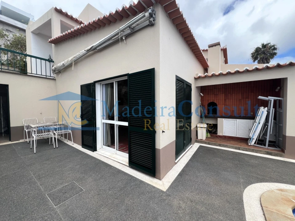 Moradia T4 para Venda em Caniço Foto 3