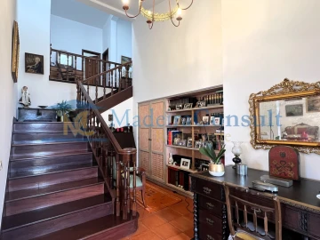 Moradia T4 para Venda em Caniço