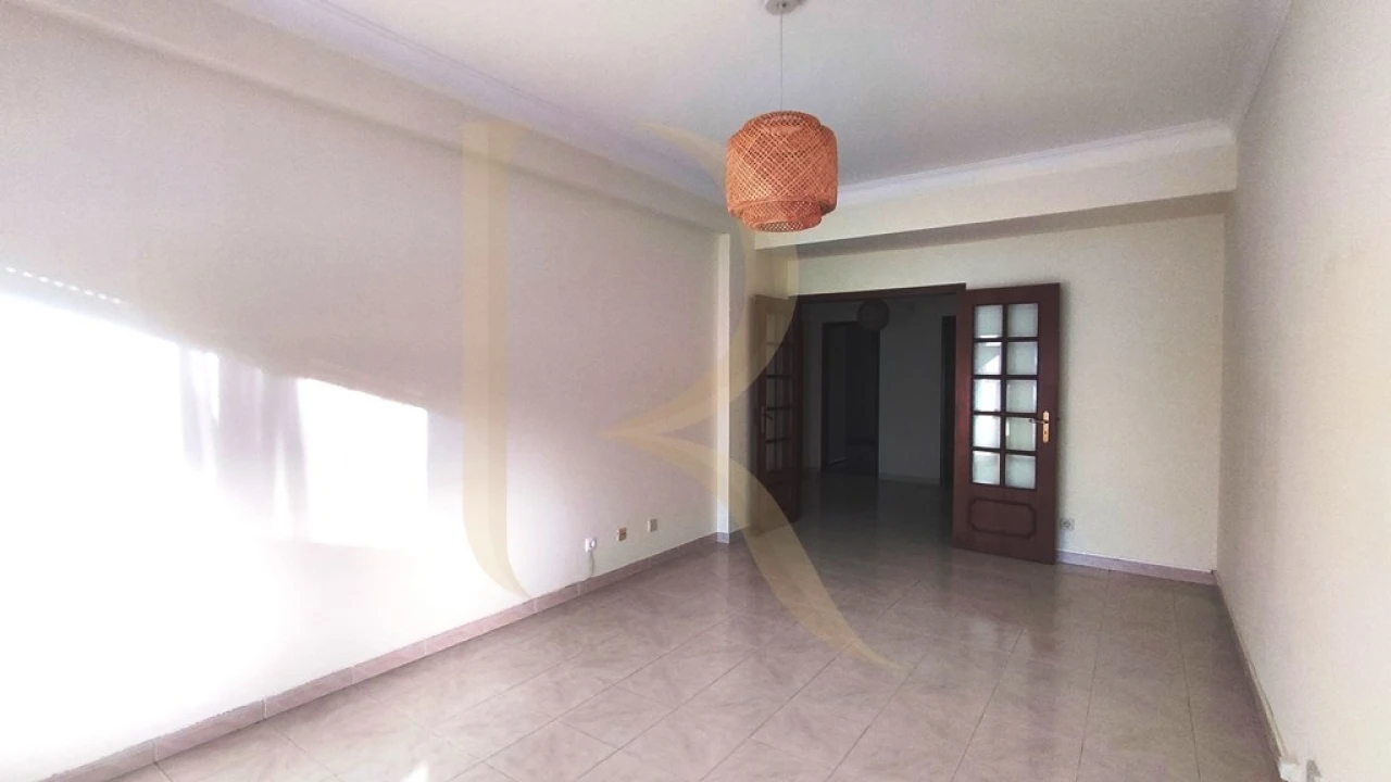Apartamento T2 para Venda em Amora Foto 3