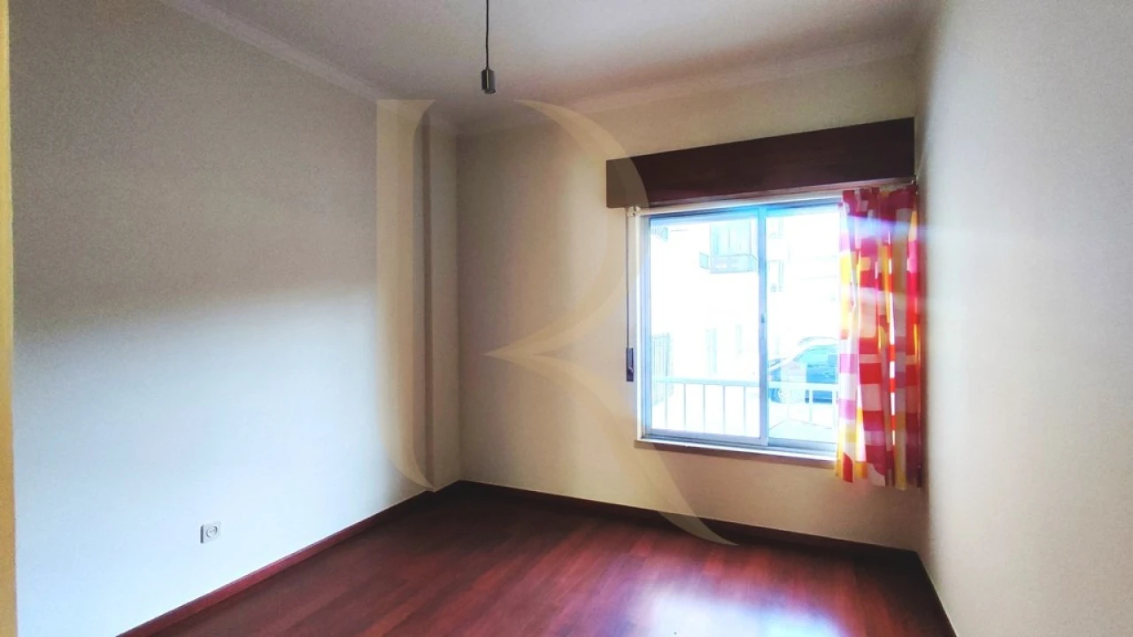 Apartamento T2 para Venda em Amora Foto 11