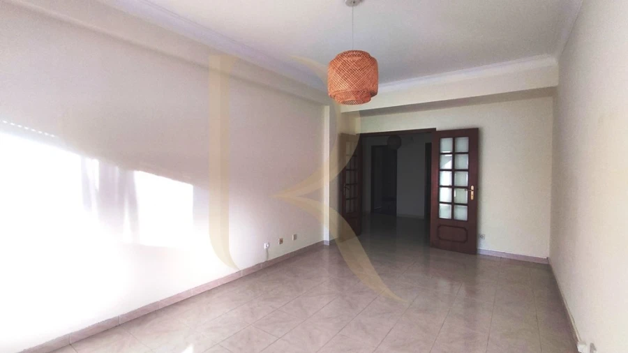 Apartamento T2 para Venda em Amora Foto 3