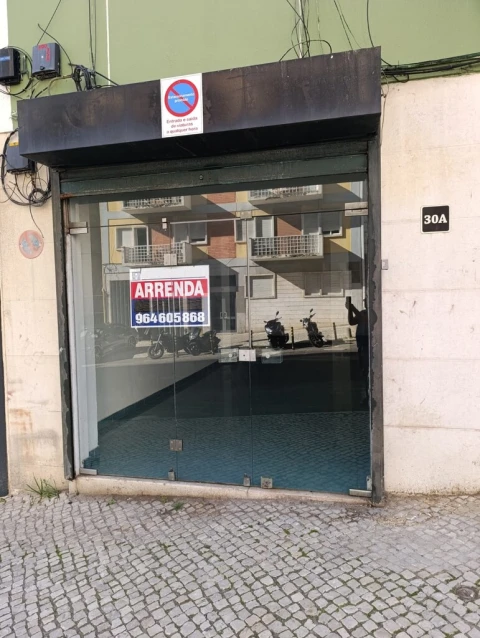 Loja para Arrendamento em Campolide