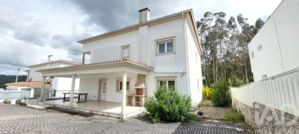 Moradia T5 para Venda em Arrimal e Mendiga