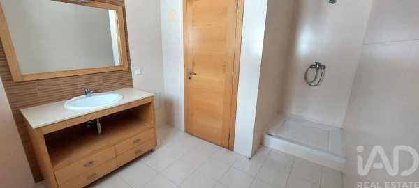 Moradia T5 para Venda em Arrimal e Mendiga