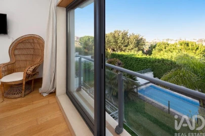 Moradia T4 para Arrendamento em Barcarena