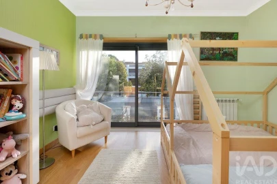 Moradia T4 para Arrendamento em Barcarena