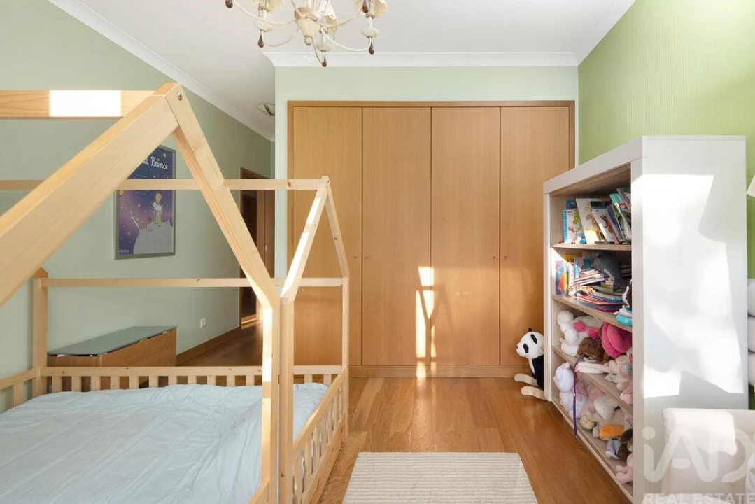 Moradia T4 para Arrendamento em Barcarena Foto 10