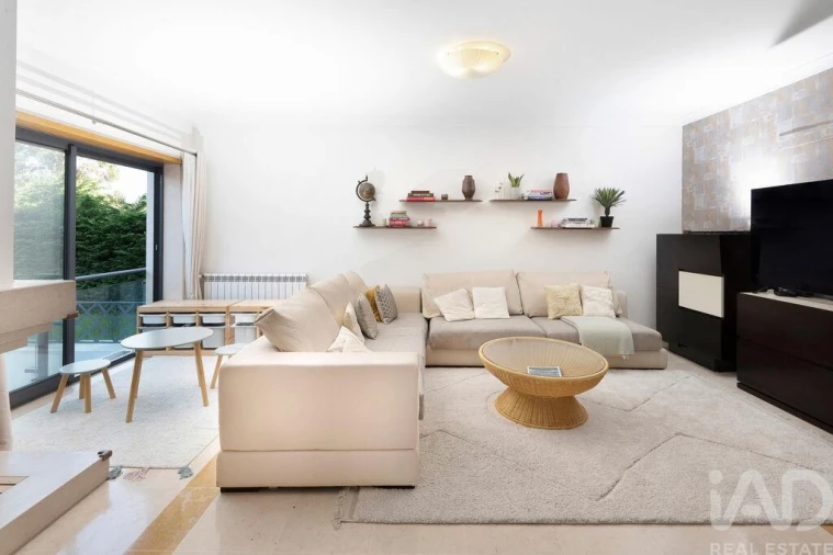 Moradia T4 para Arrendamento em Barcarena Foto 3