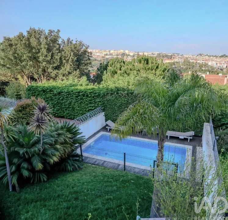 Moradia T4 para Arrendamento em Barcarena Foto 1