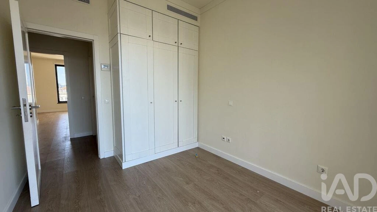 Apartamento T3 para Arrendamento em Santo António Foto 8