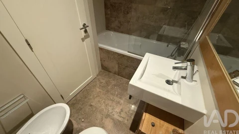 Apartamento T3 para Arrendamento em Santo António