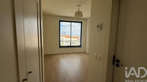 Apartamento T3 para Arrendamento em Santo António