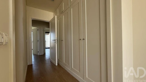 Apartamento T3 para Arrendamento em Santo António