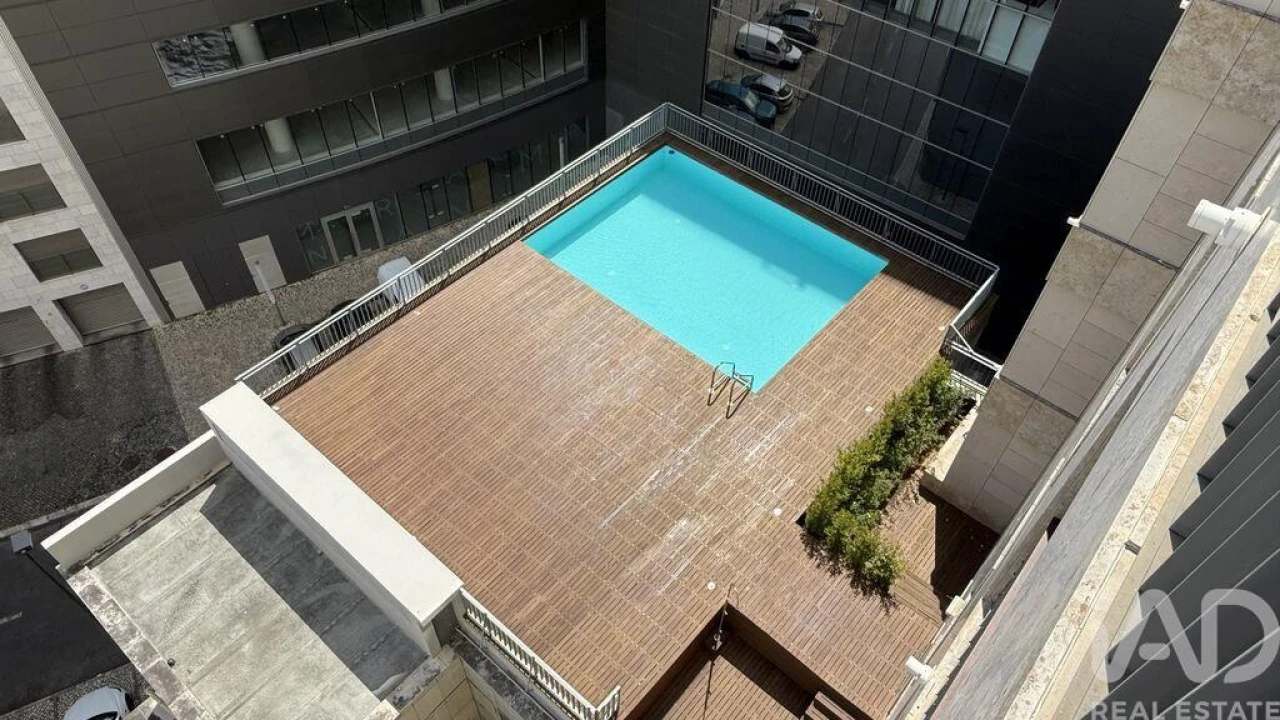 Apartamento T3 para Arrendamento em Santo António Foto 16