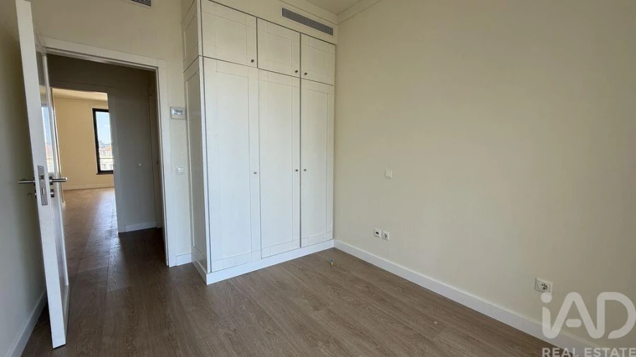 Apartamento T3 para Arrendamento em Santo António Foto 8