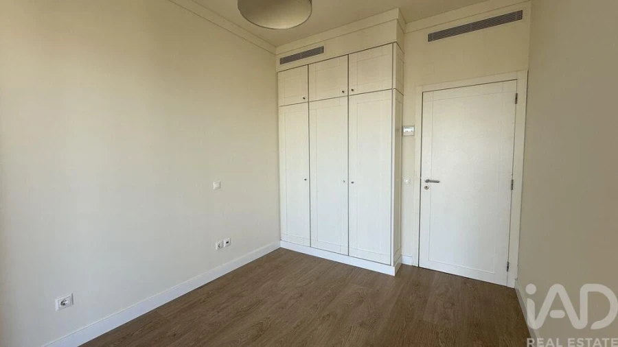 Apartamento T3 para Arrendamento em Santo António Foto 12