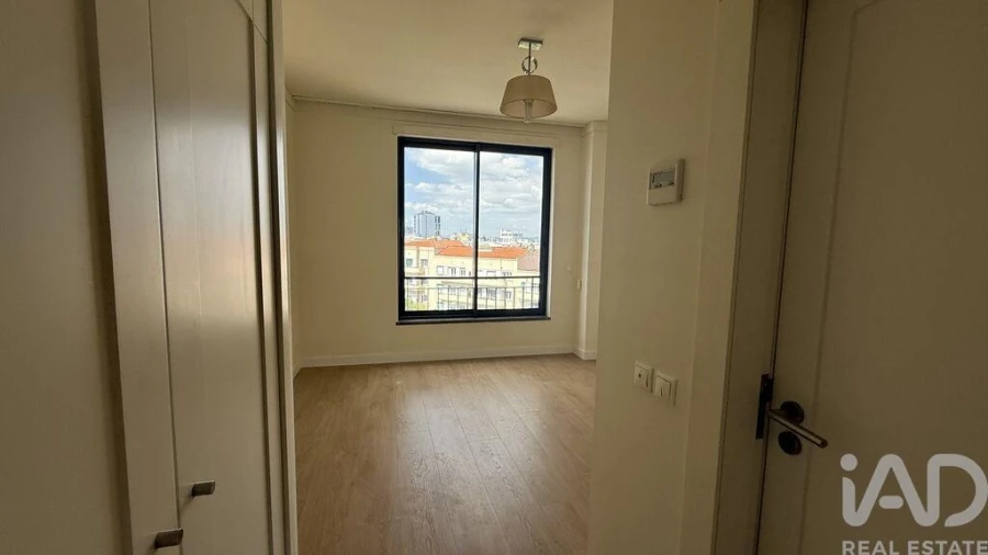 Apartamento T3 para Arrendamento em Santo António Foto 23
