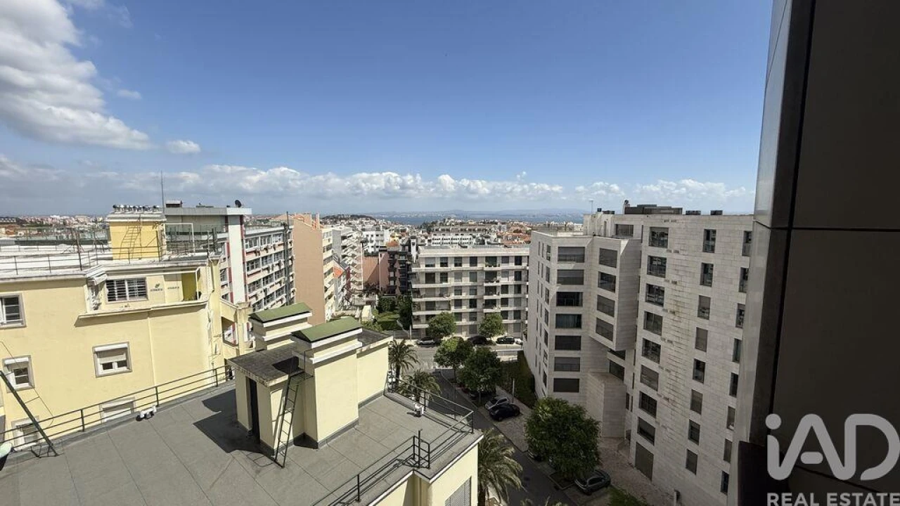 Apartamento T3 para Arrendamento em Santo António Foto 15