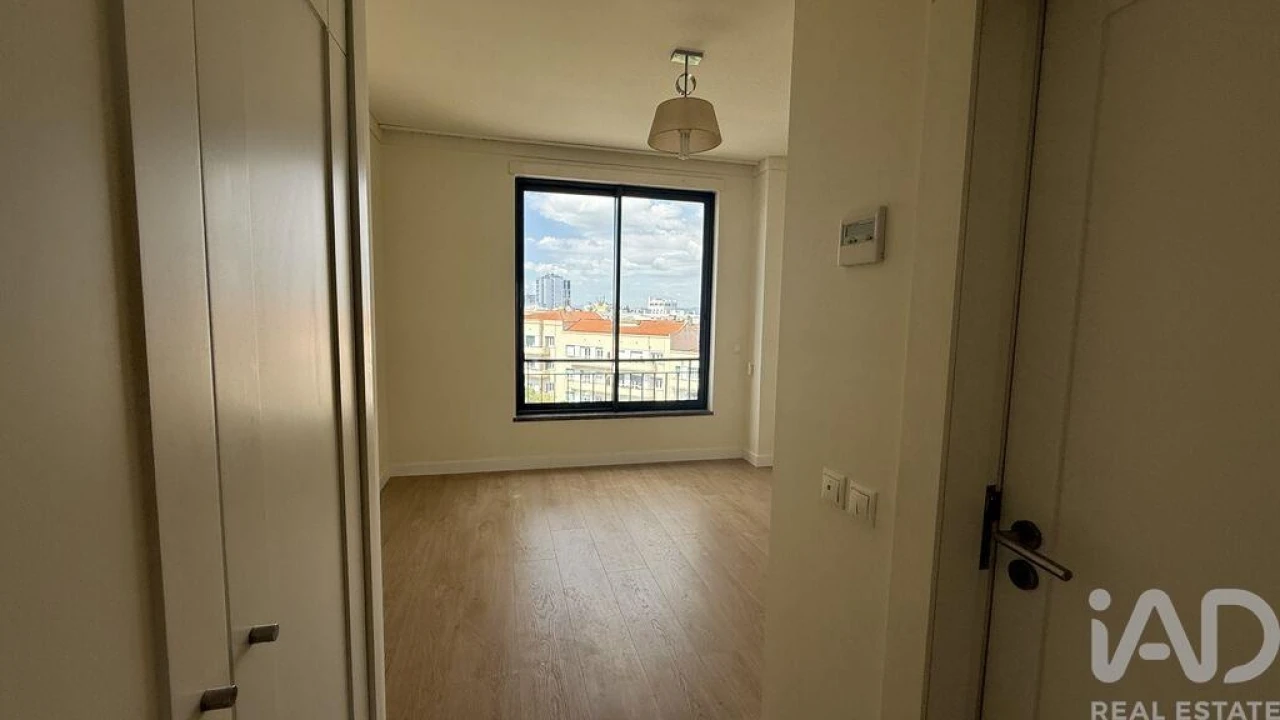 Apartamento T3 para Arrendamento em Santo António Foto 23