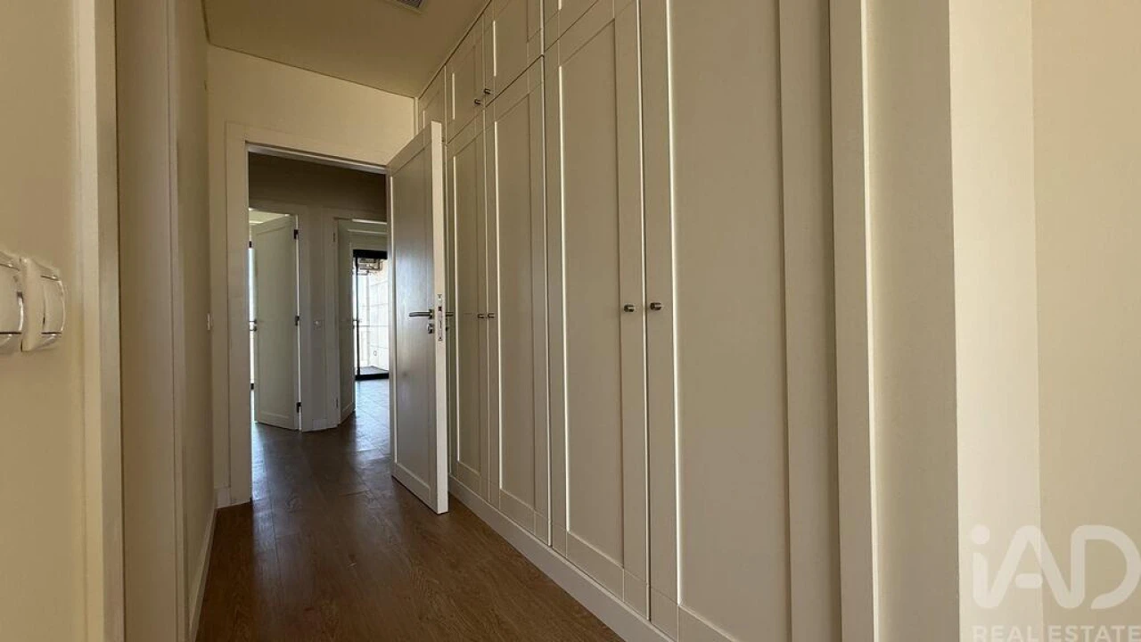 Apartamento T3 para Arrendamento em Santo António Foto 20