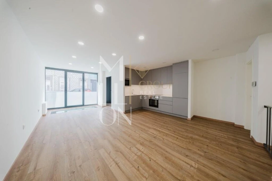 Apartamento T2 para Venda em Cedofeita, Santo Ildefonso, Sé, Miragaia, São Nicolau e Vitória Foto 3