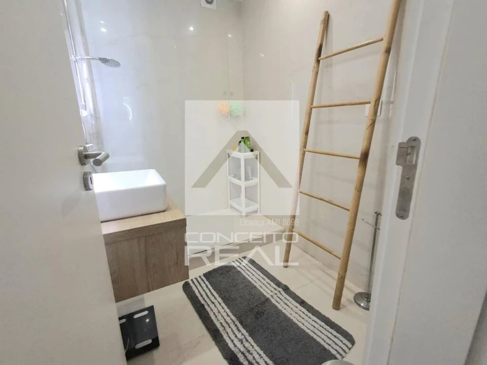 Apartamento T5 para Venda em Ramalde Foto 38