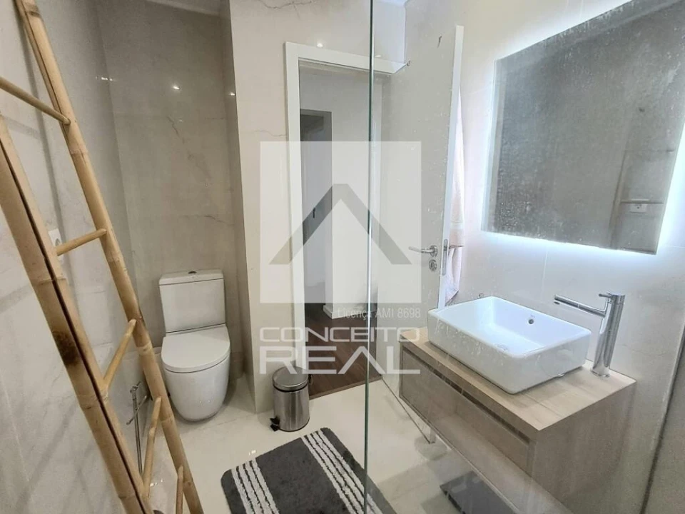 Apartamento T5 para Venda em Ramalde Foto 37