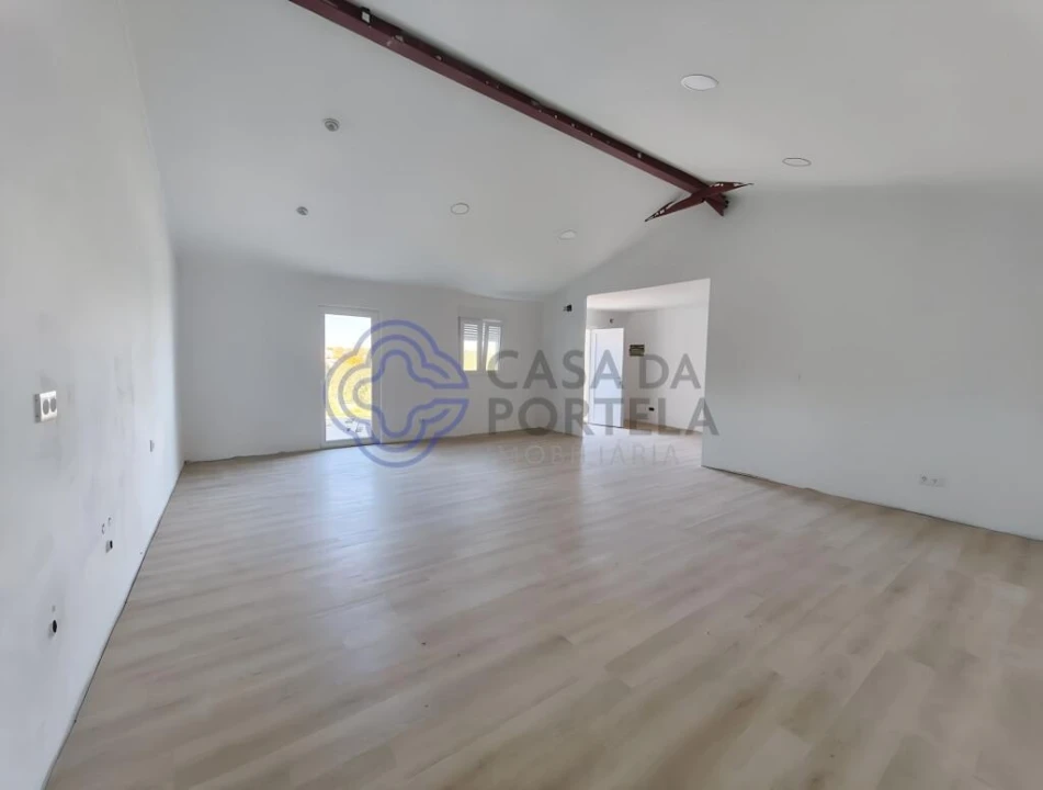 Moradia T2 para Venda em Maxial e Monte Redondo Foto 3