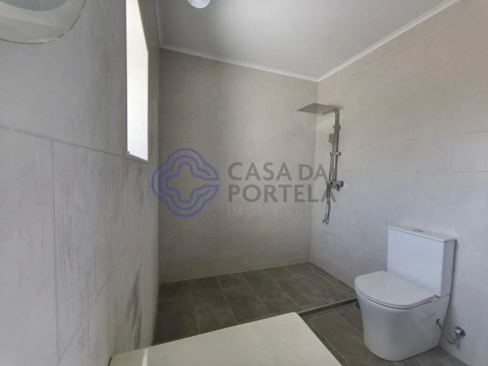 Moradia T2 para Venda em Maxial e Monte Redondo Foto 13