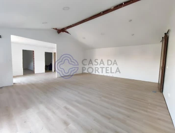 Moradia T2 para Venda em Maxial e Monte Redondo