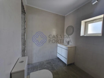 Moradia T2 para Venda em Maxial e Monte Redondo