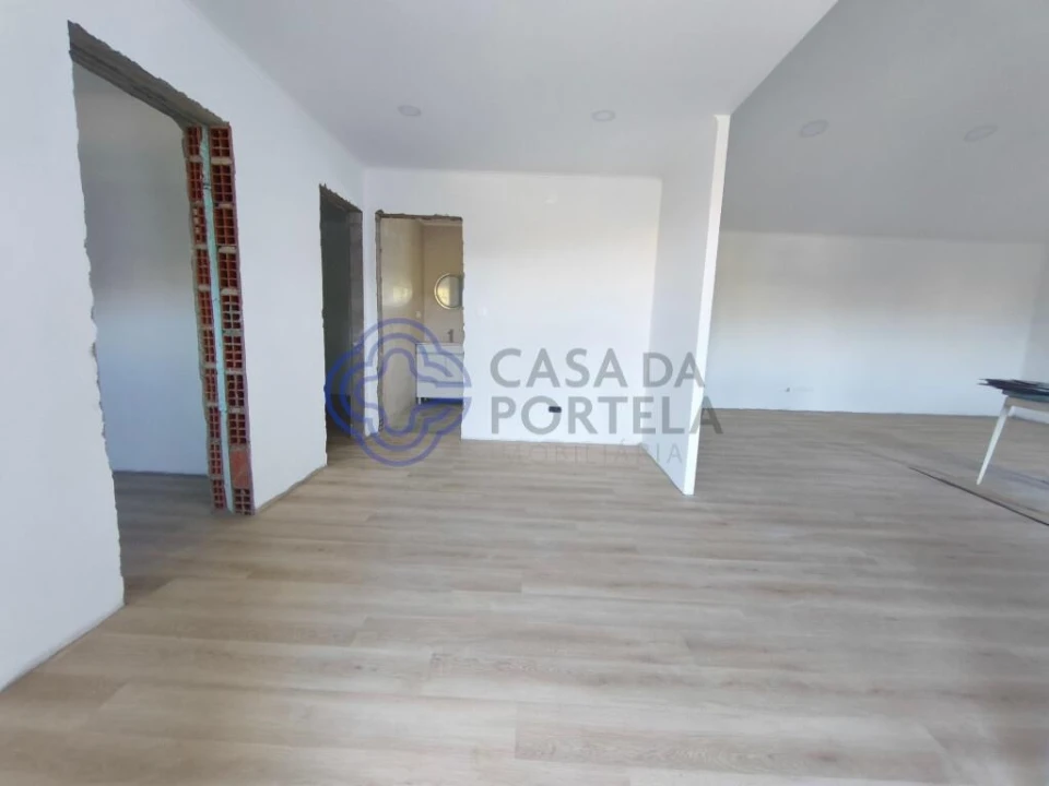 Moradia T2 para Venda em Maxial e Monte Redondo Foto 5