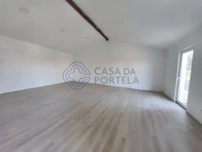 Moradia T2 para Venda em Maxial e Monte Redondo Foto 2