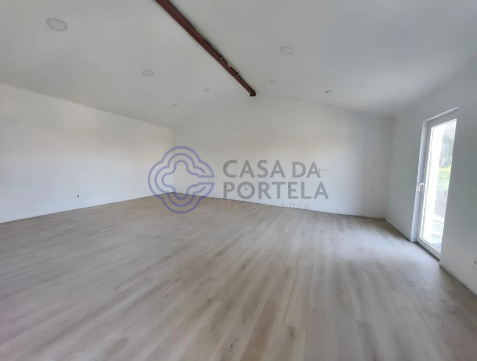 Moradia T2 para Venda em Maxial e Monte Redondo Foto 2
