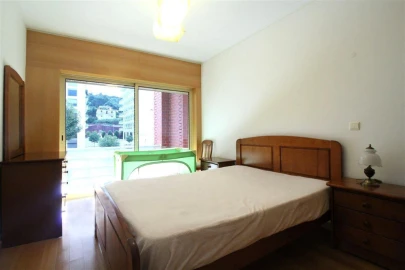 Apartamento T2 para Arrendamento em Santo Antonio dos Olivais