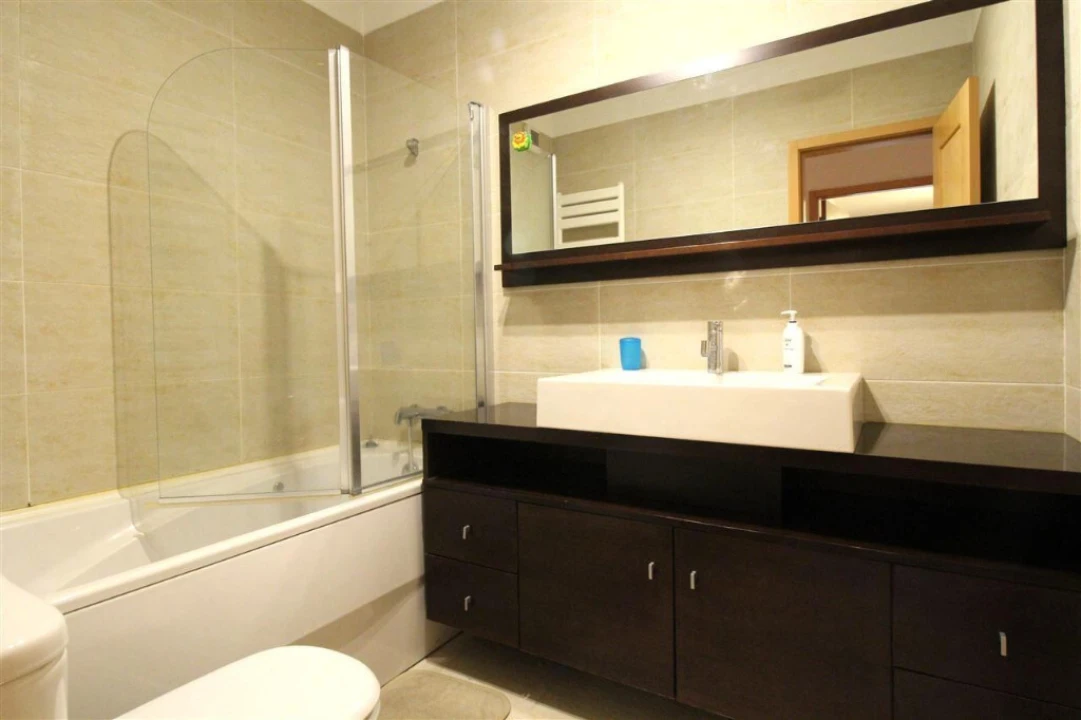 Apartamento T2 para Arrendamento em Santo Antonio dos Olivais Foto 8