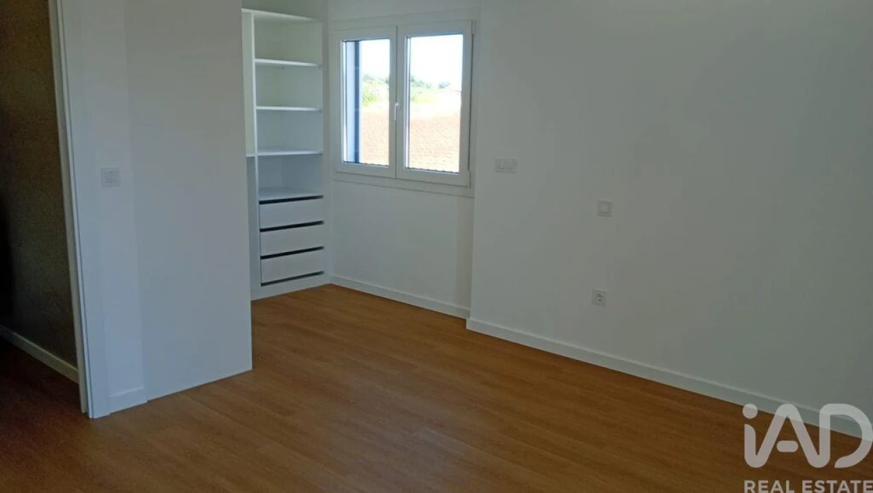 Moradia T3 para Venda em São Pedro de Tomar Foto 26