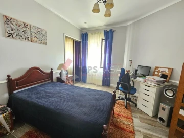 Moradia T4 para Venda em São Sebastião